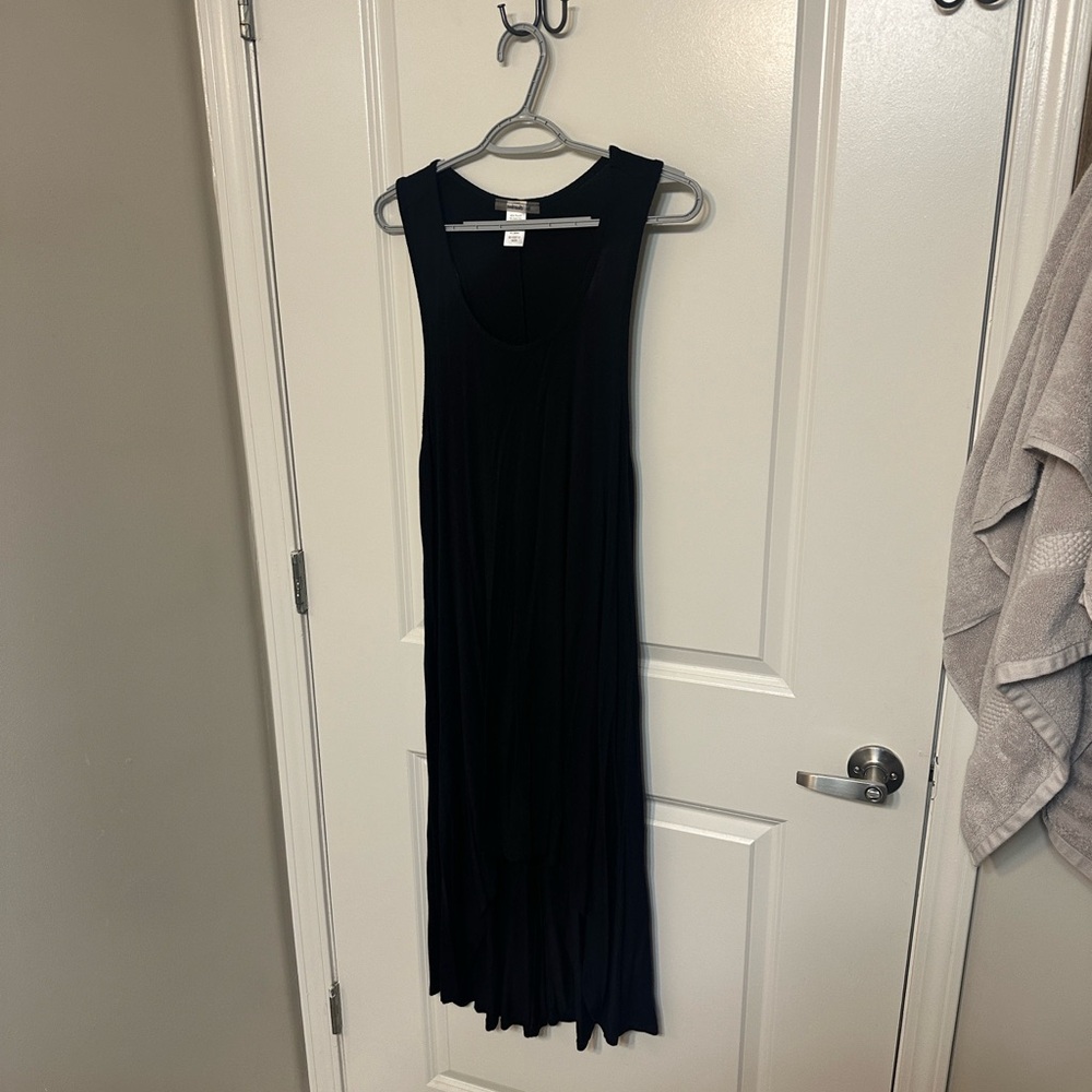 Black sleeveless dress for the pool or date night